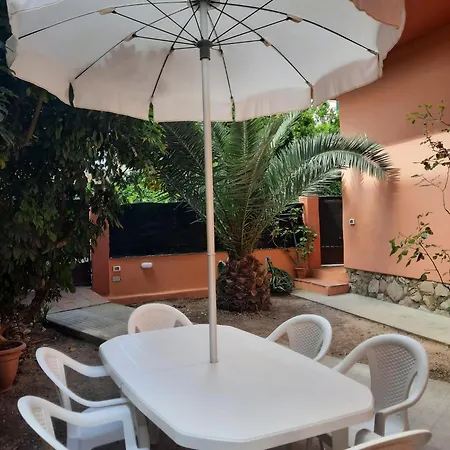 Villa Rosa Nel Cuore Di Porto Azzurro Exterior photo