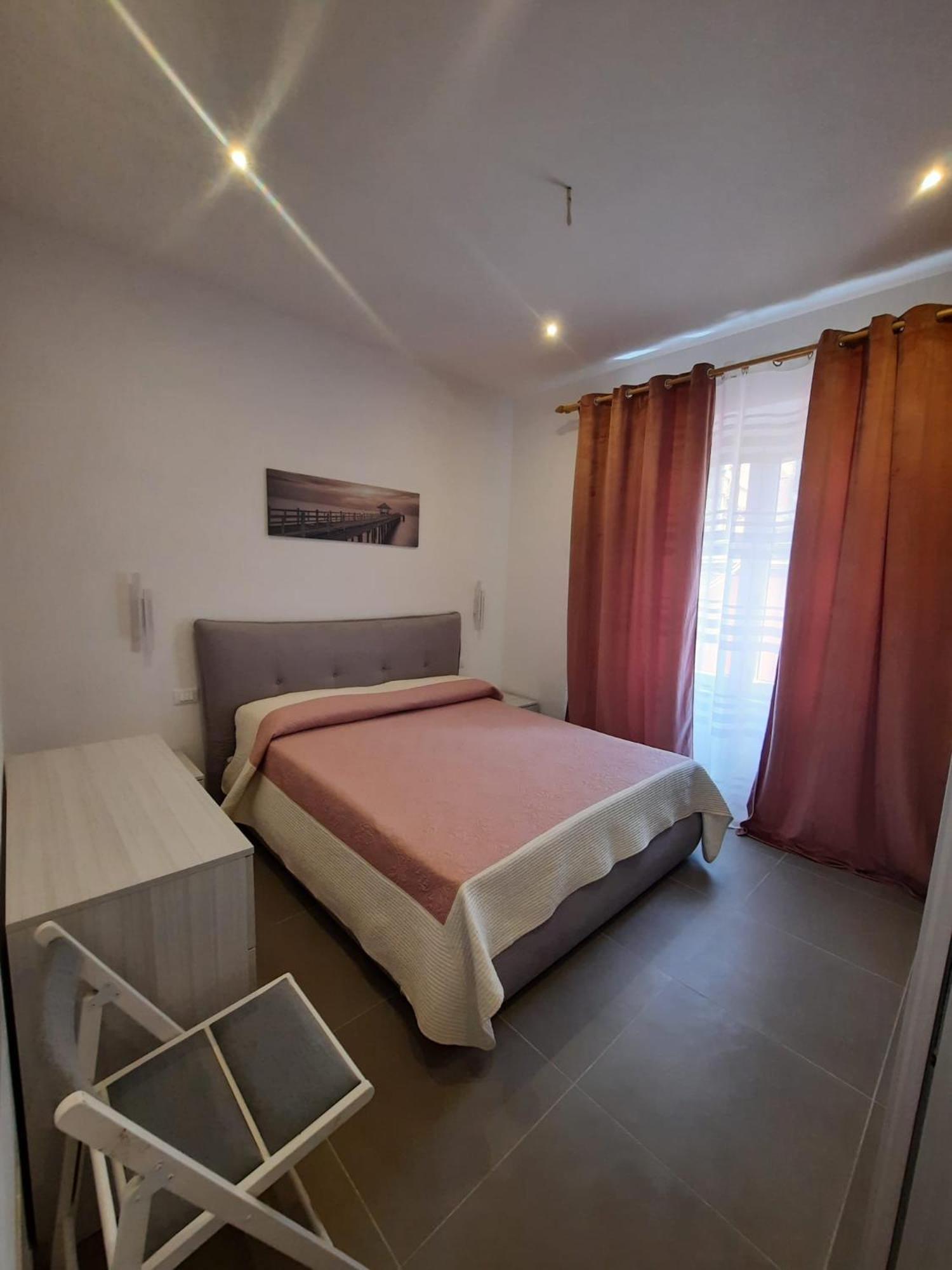 Rosa Nel Cuore Di Porto Azzurro